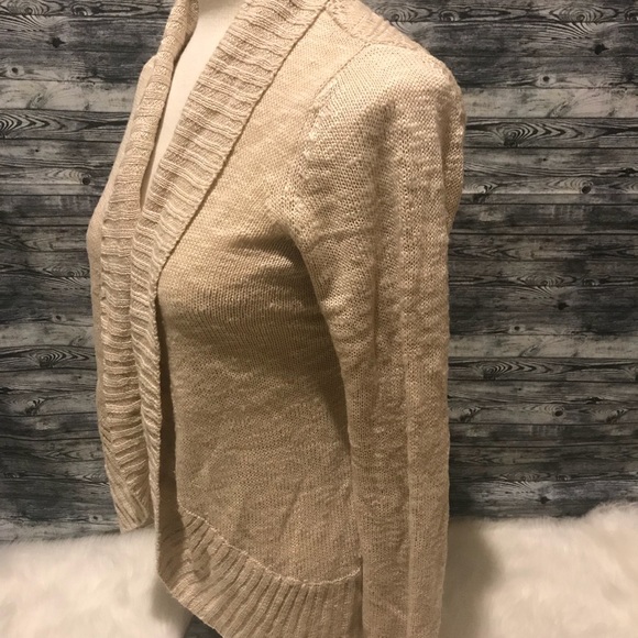 Pink Rose cardigan sweater - Picture 2 of 5